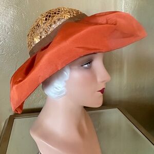REMARKABLE 1940s' NATURAL STRAW. & ORANGE TAFFETA HAT